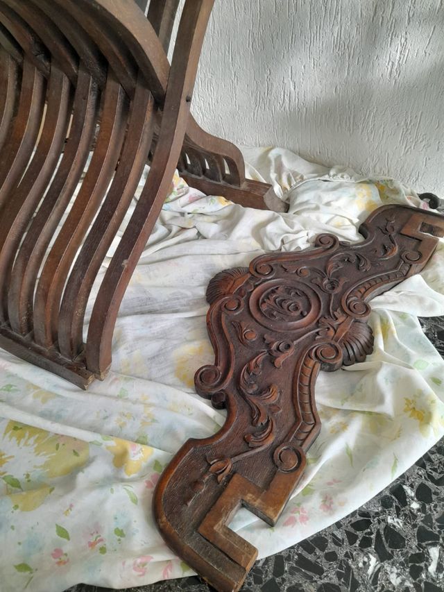 Sedia in legno Savonarola