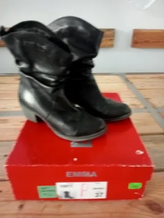 Botín campero Emma negro talla 37