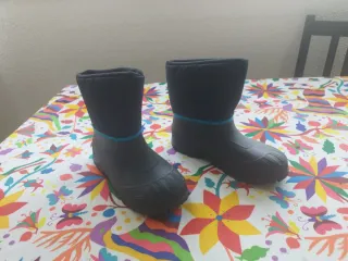 Stivali da neve neri e blu per bambini