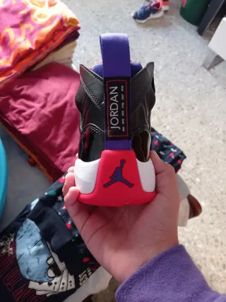 Scarpe Jordan Jumpman nere e rosse