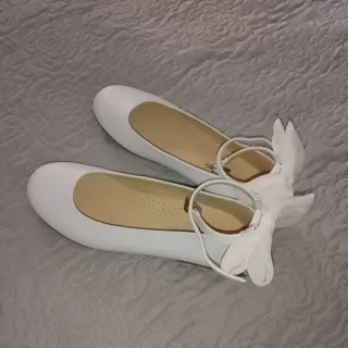 Ballerine bianche n. 33 con fiocco