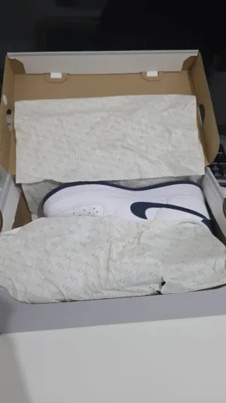 Zapatillas Nike Air Force 1 Blancas y Azul Marino