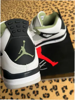 Air Jordan 4 Seafoam taglia 44