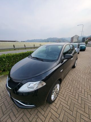 Lancia ypsilon 51.000 km del 2015