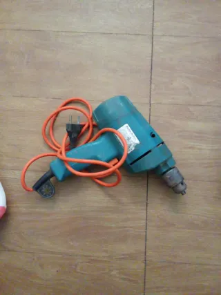 Taladro eléctrico con cable