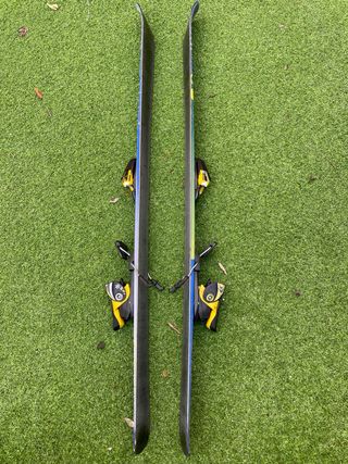 Esquís Quechua 120cm con fijaciones