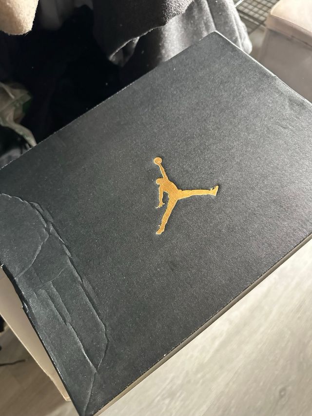 Air Jordan 1 Mid Blancas.