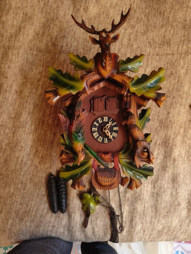 Reloj de cuco de madera tallada bachmaier