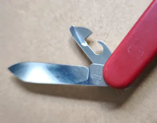 Navaja Victorinox Recruit 84mm Roja