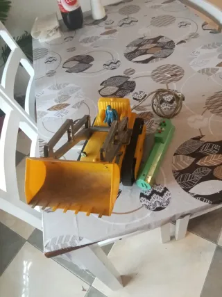 Giocattoli antichi: camion e controllo. Prezzo da concordare