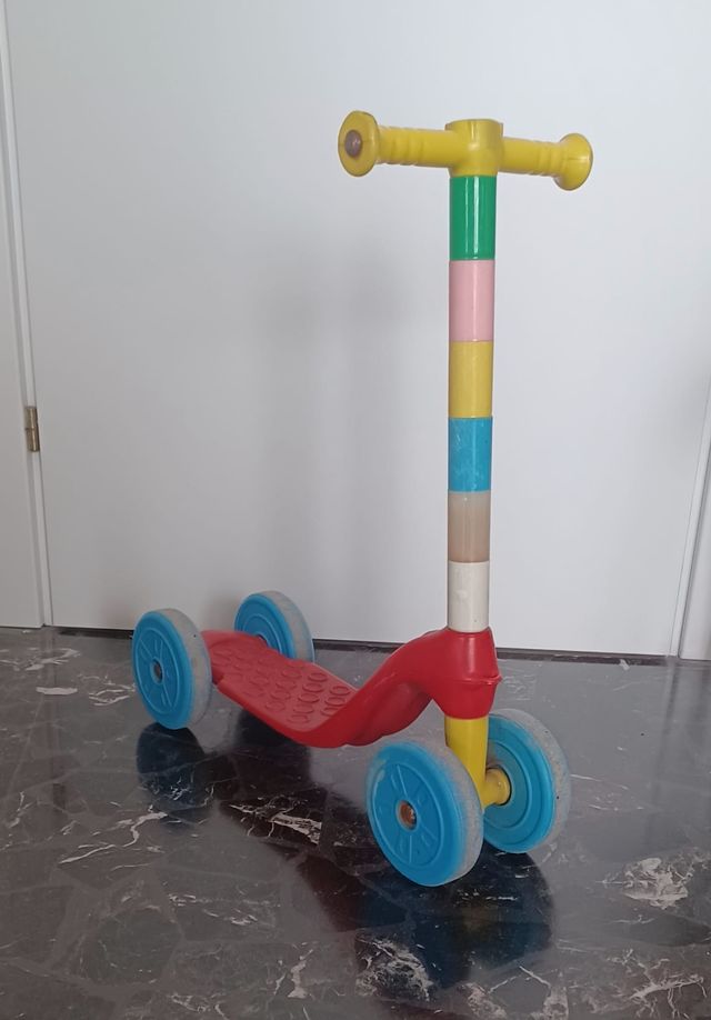 Monopattino Plastica Bambini dai 18 mesi 4 ruote