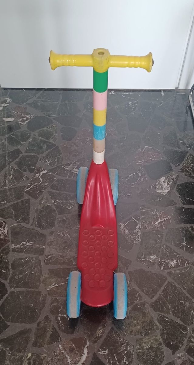 Monopattino Plastica Bambini dai 18 mesi 4 ruote