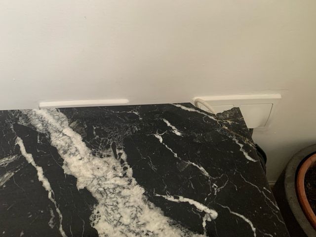 Mesa auxiliar mármol negro y blanco