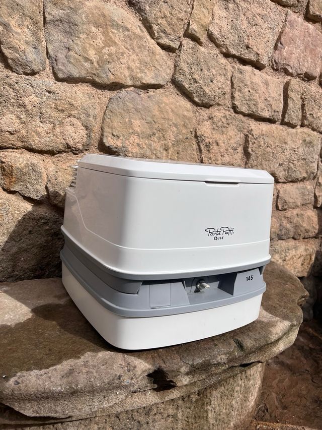 WC Portátil Thetford Porta Potti Qube 145
