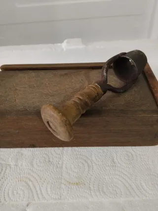 Antigua prensa para hacer hostias