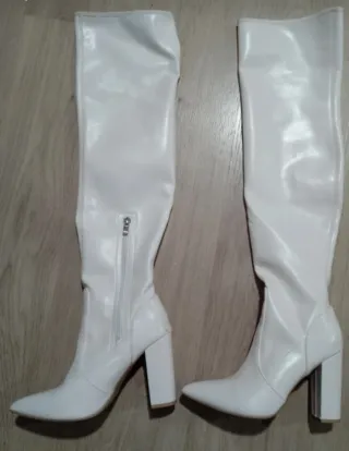 Botas mosqueteras blancas de piel