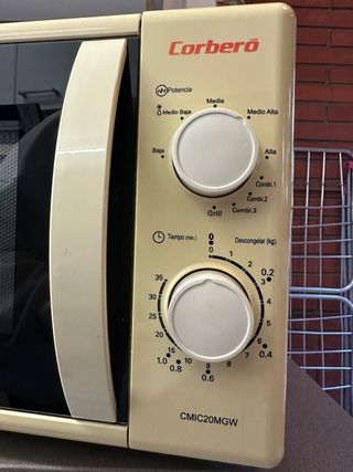 Microondas Corberó con grill y doble plato