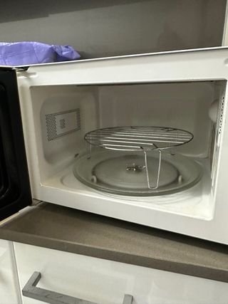 Microondas Corberó con grill y doble plato