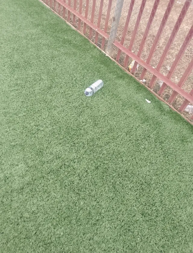 Césped artificial nuevo 50€ metro de vende 5€5€