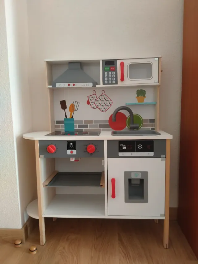 Cocinita de madera para niños
