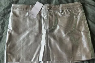 Falda plateada Mango