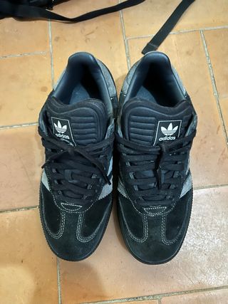 Adidas Samba Negras con Gris