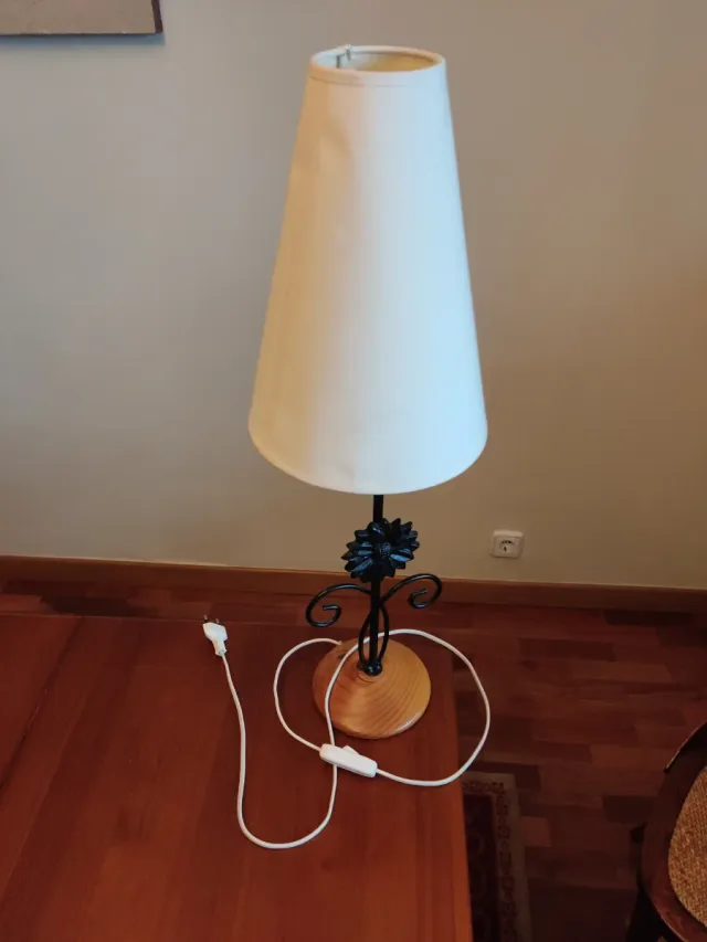 Lámpara de mesa girasol