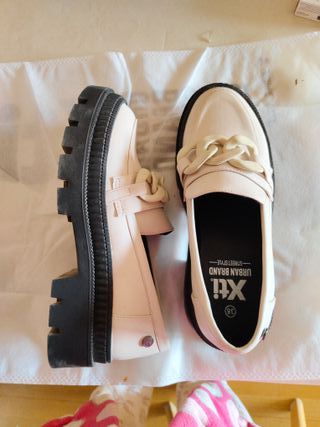 Zapatos planos Xti beige talla 38
