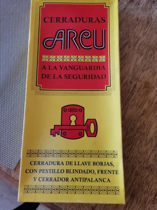 Cerradura ARCU con llaves