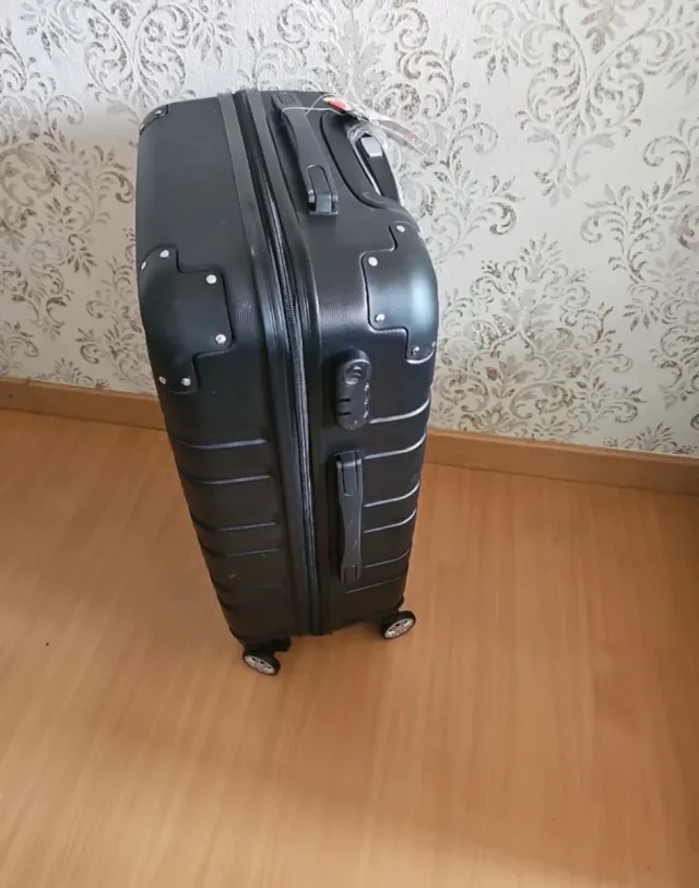 Maleta de viaje nueva 20kg 65x40x35 