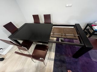 Mesa comedor extensible madera y cristal más silla