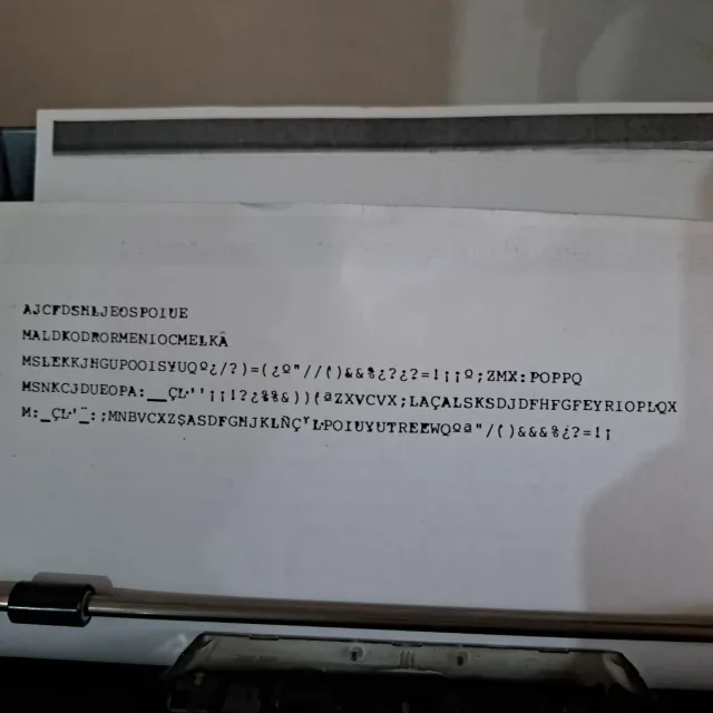 Máquina de escribir Canon V-54 Studio