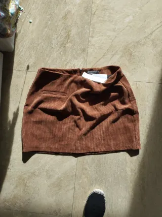 Falda pana marrón Stradivarius T.42