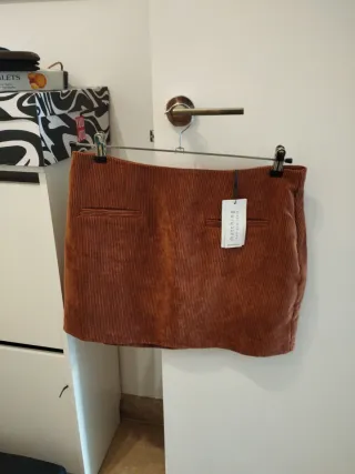 Falda pana marrón Stradivarius T.42