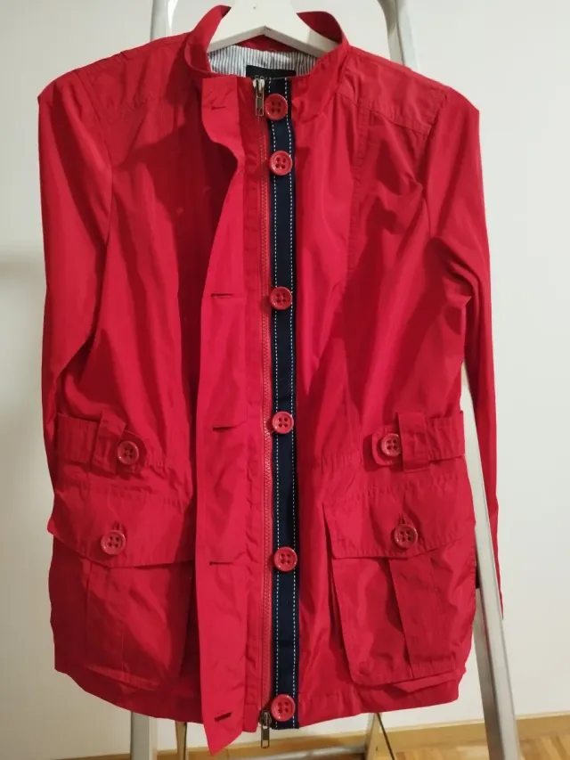 Chaqueta de entretiempo roja