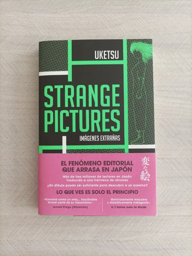 Strange pictures (Spanish Edition)