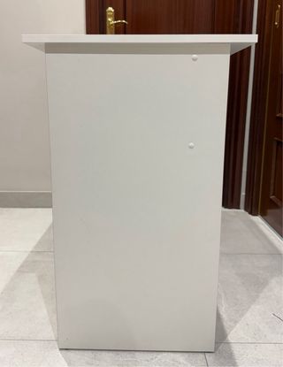 Escritorio blanco de madera