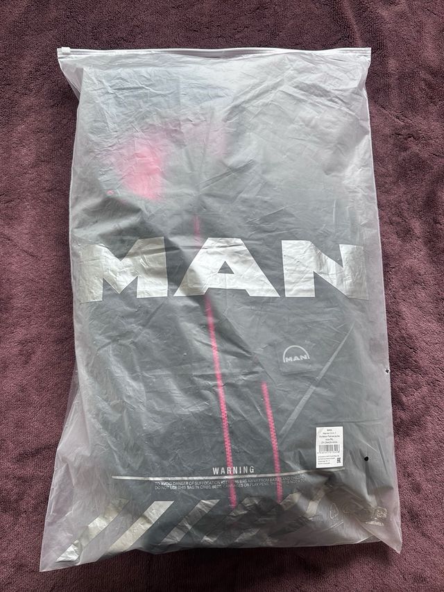 Chaqueta MAN Negra y Roja