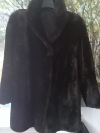 Abrigo de pelo marrón