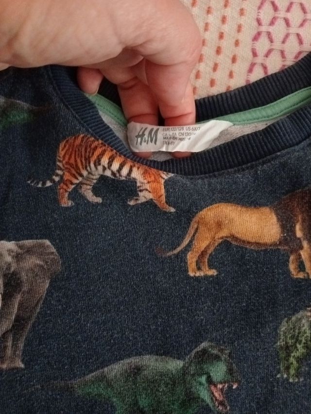 2 Sudaderas  talla 6-7 años