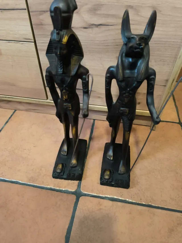 Figuras Dioses Egipcios Ramsés y Anubis