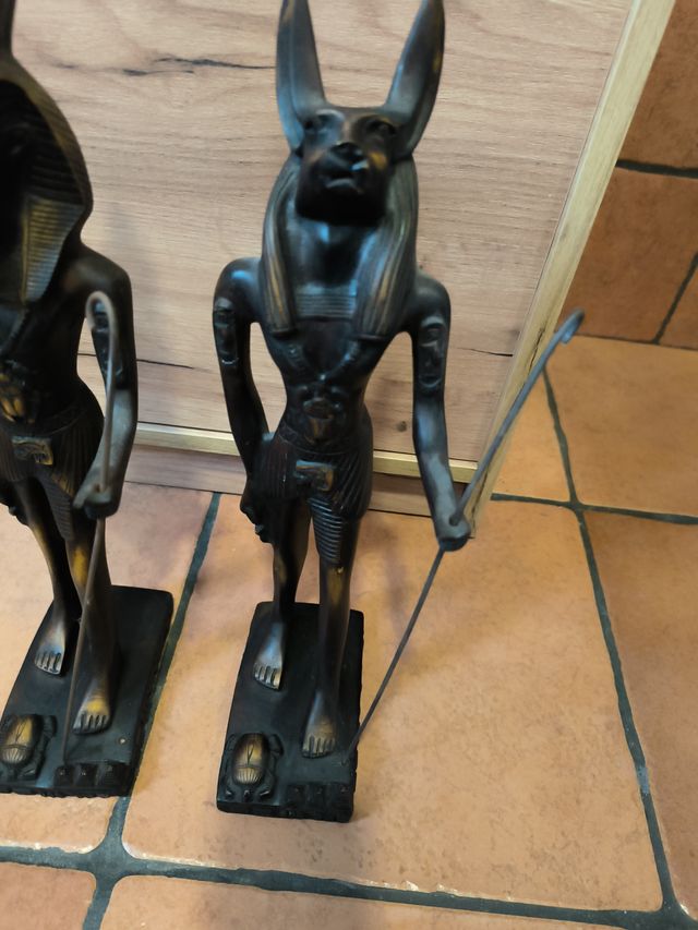Figuras Dioses Egipcios Ramsés y Anubis