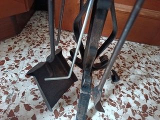 Set di attrezzi percamino e stufa in ferro battuto