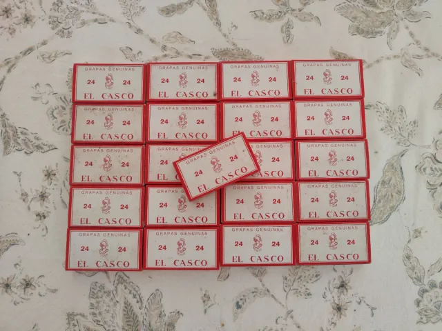 Lote de grapas vintage El Casco