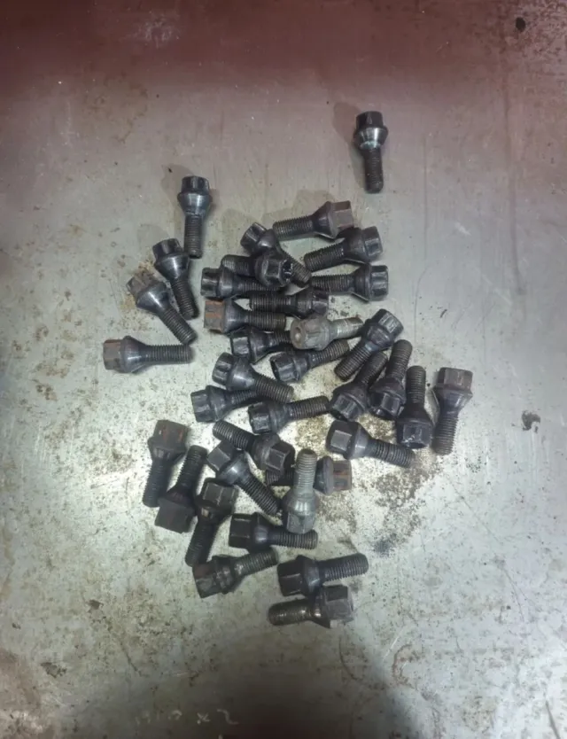 Bulloni per ruote M12x1.25