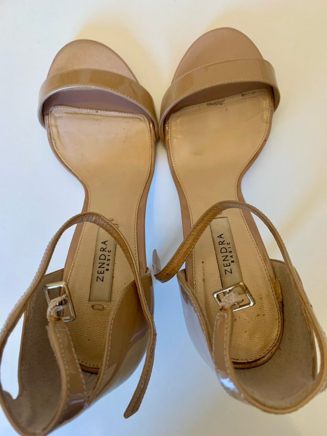 Sandalias de tacón beige