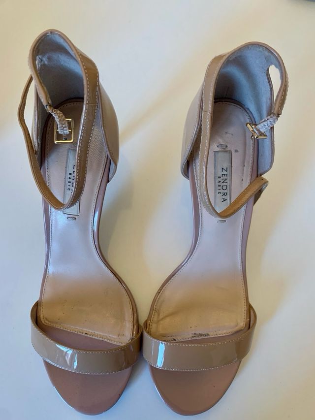 Sandalias de tacón beige