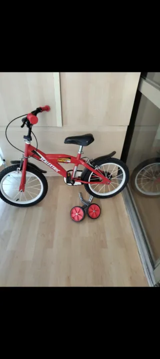Bicicleta infantil roja Scalextric
