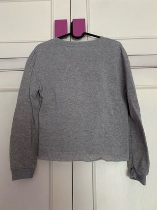 Sudadera gris con parche de alien