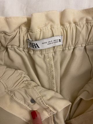 Pantalón paperbag beige Zara